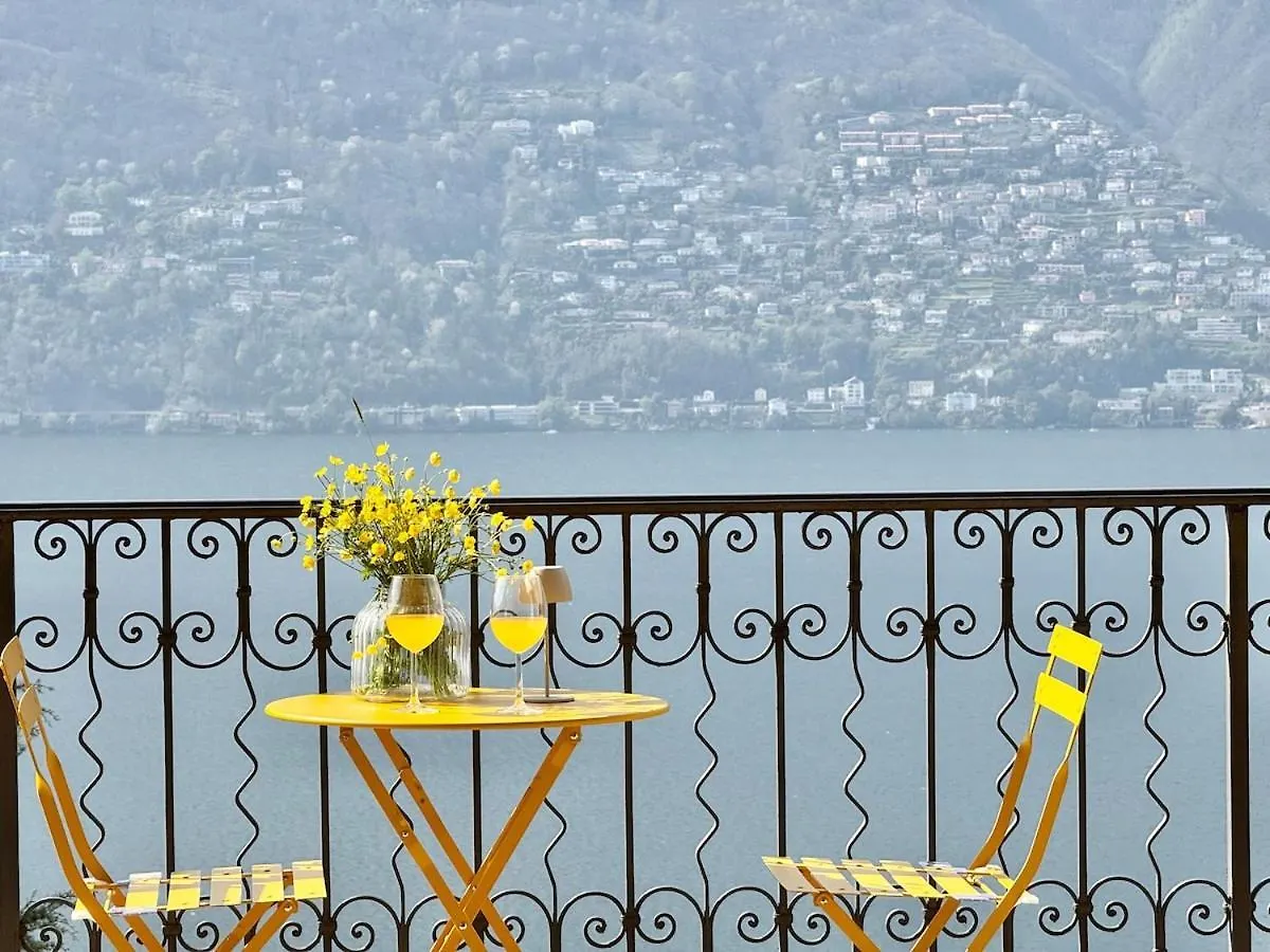 Villa Miralago Tronzano Lago Maggiore 0*,  Itália